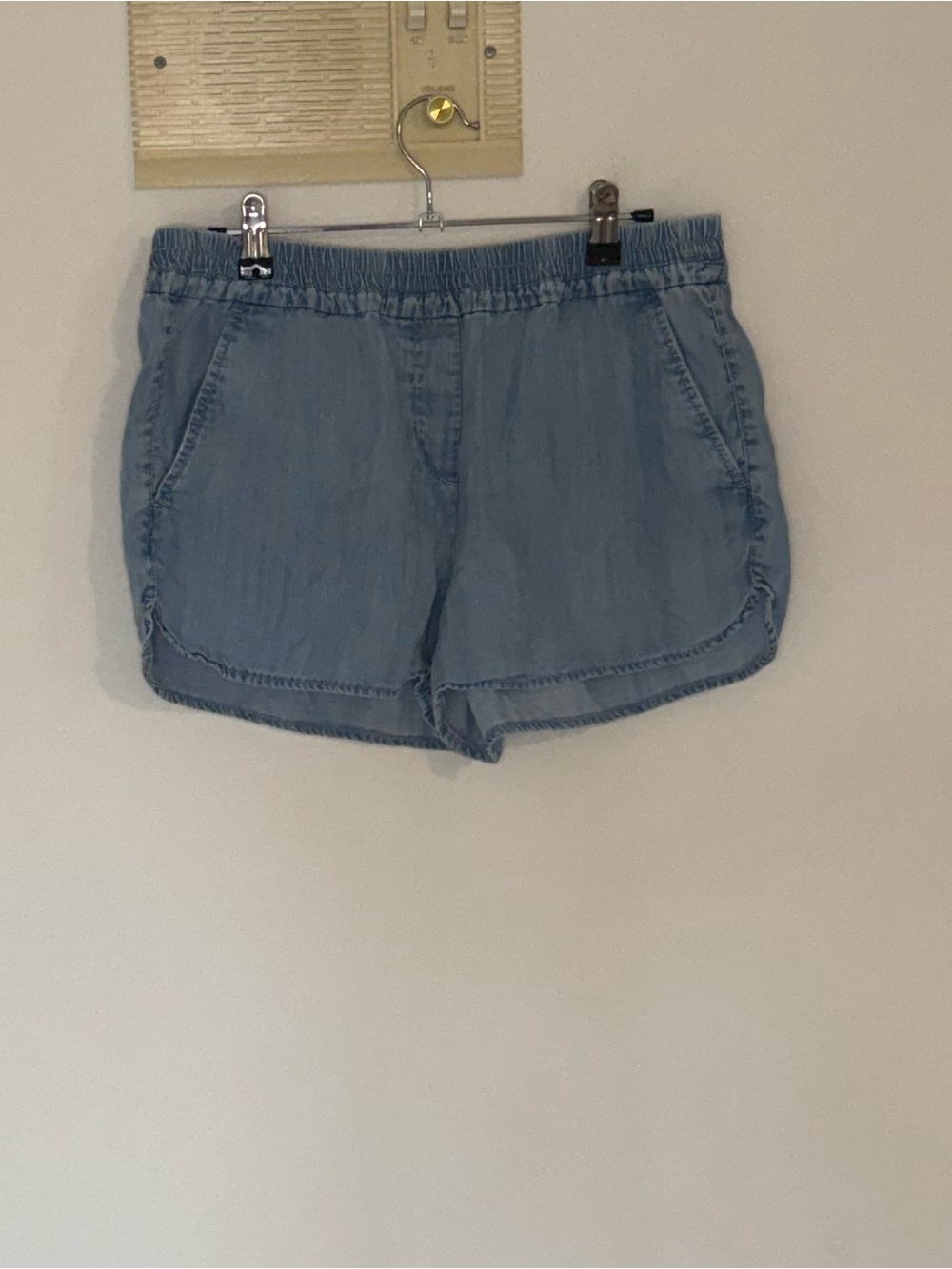 LOFT Cotton/Denim Mix Lose Fit Shorts